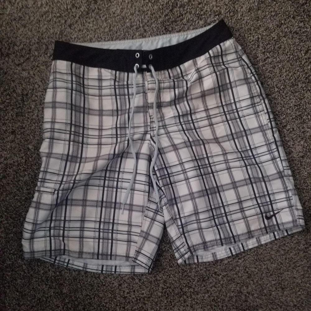 Mens shorts 34 Nike board shorts plaid checkered swim trunk's surf active wear